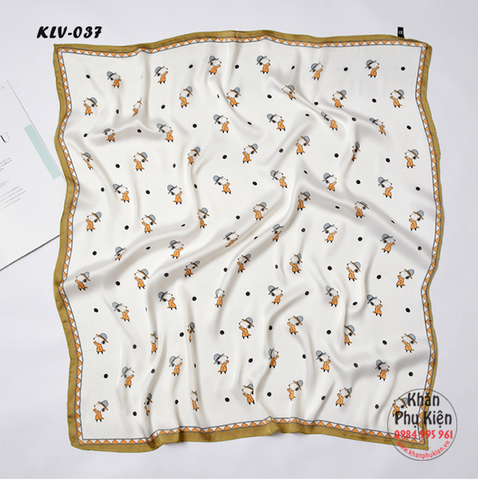 Khăn Lụa Vuông Họa Tiết Cún Snoopy - Mã KLV037