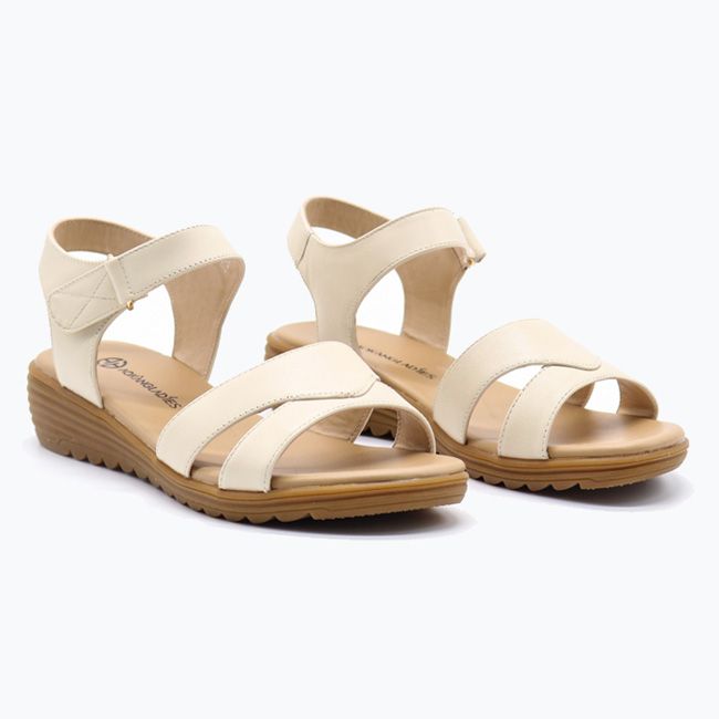 Giày sandal nữ AOKANG màu kem 172831042