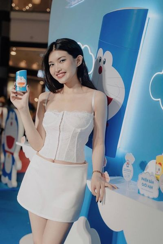 Kem Chống Nắng Anessa phiên bản Doraemon