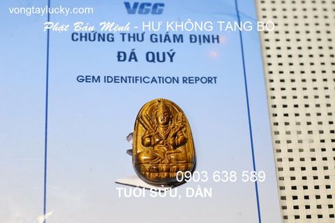  Bồ Tát Hư Không Tạng (Akasagarbha) 2,5x2cm còn dịch là Hư Không Dựng Bồ Tát đá mắt hổ vàng nâu, ngài là Phật bản mệnh tuổi Sửu và Dần. 