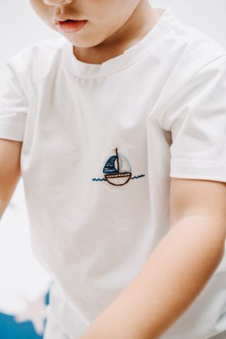  BOAT IN THE SEA TOP 