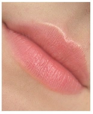 Son dưỡng môi Dior Lip Glow Pink 001
