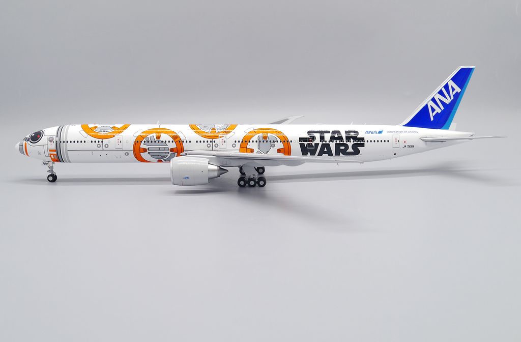 ANA Boeing 777-300ER JA789A Star Wars BB-8 JC Wings 1:200 EW277W007