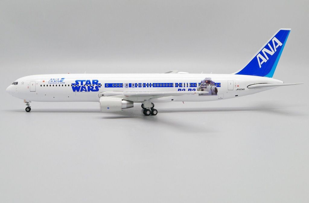 ANA Boeing 767-300ER JA604A Star Wars R2-D2 / BB-8 JC Wings 1:200 EW2763005