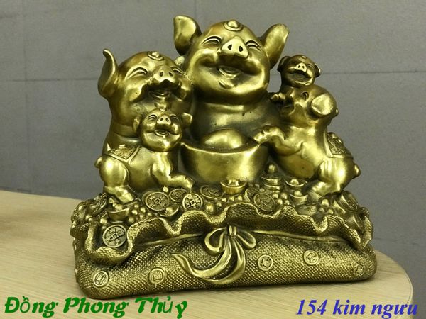 Tượng heo gia đình phong thủy