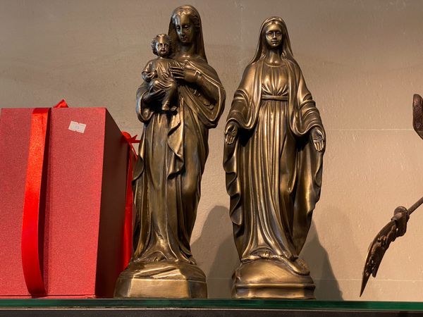 tượng đức mẹ maria che chở ban ơn bằng đồng