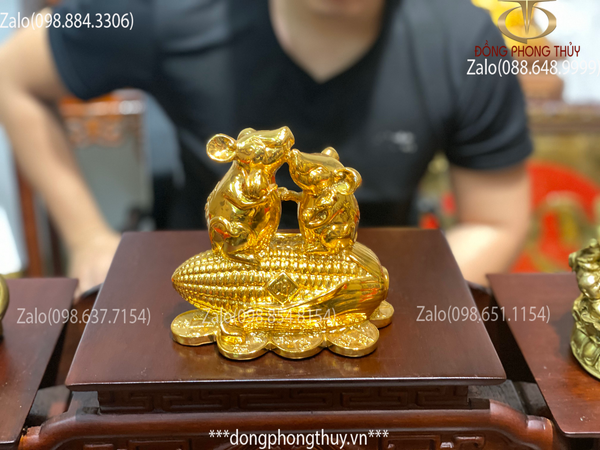 Tượng chuột phong thủy bắp ngô bằng đồng thếp vàng 24k