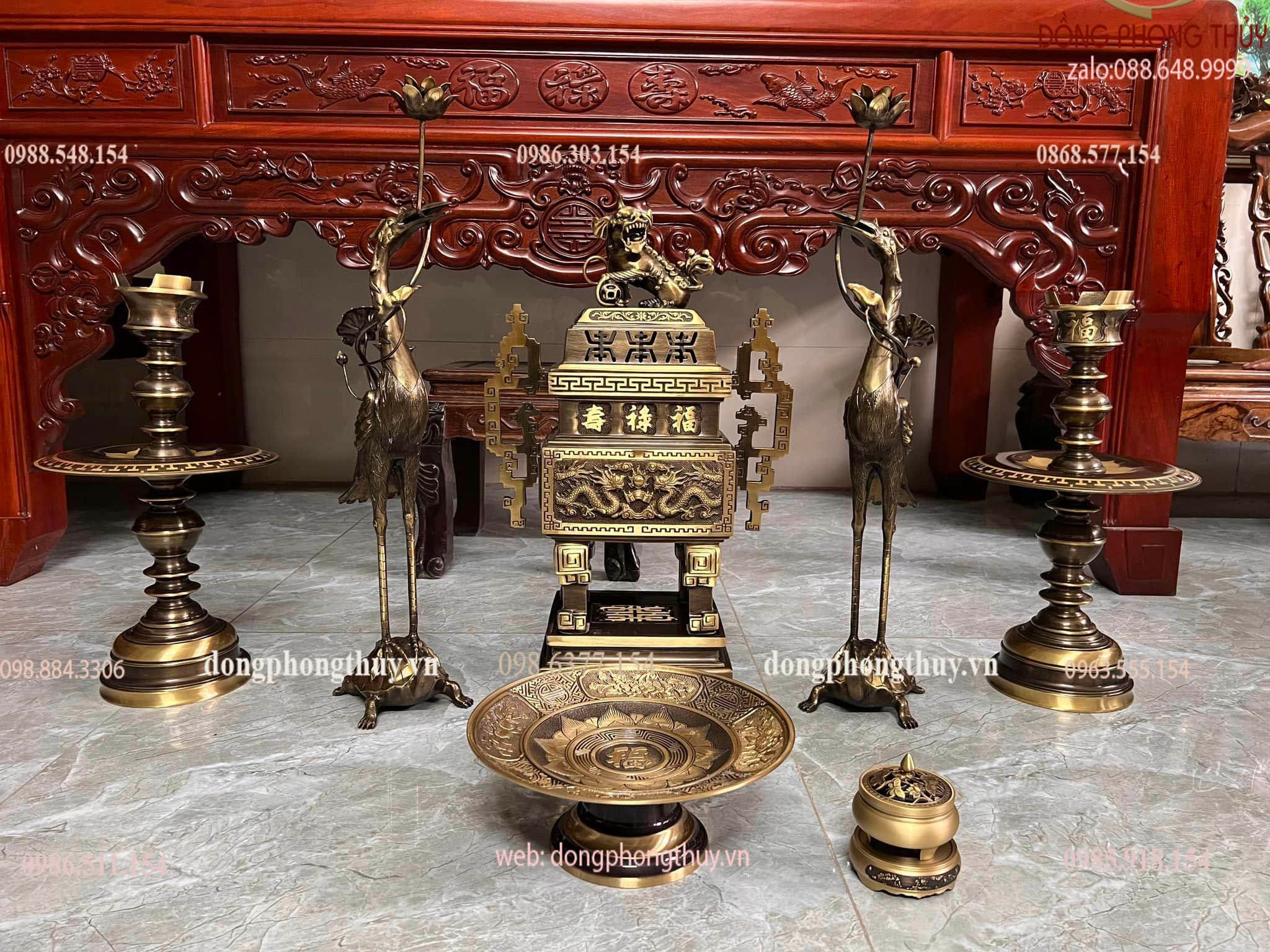 Bộ đỉnh đồng dáng Vuông Ngũ sự cao 63cm nặng 36,5kg