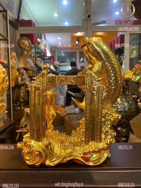 Tượng cá chép vượt vũ môn dát vàng 24k