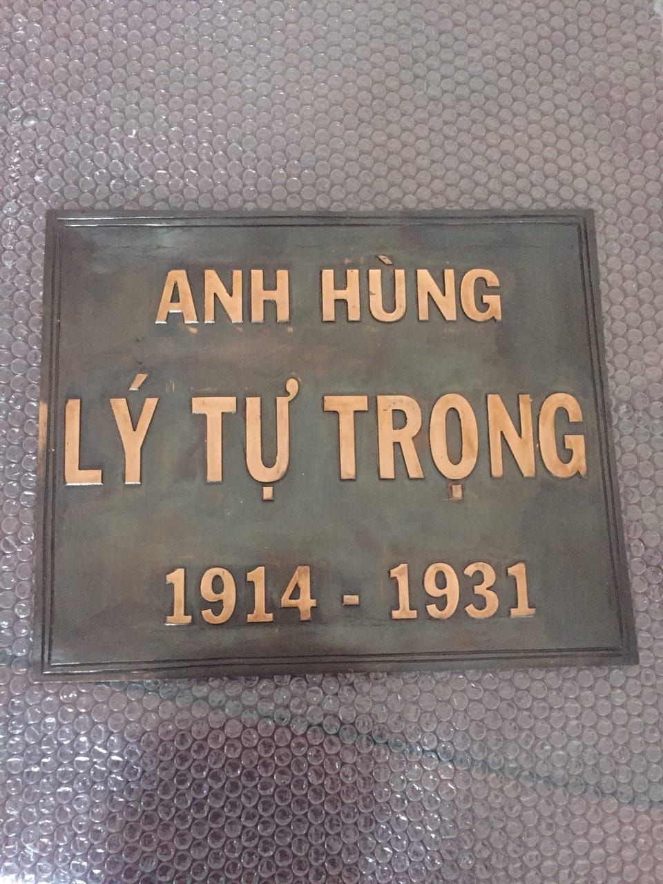 Đúc tượng truyền thần cả người