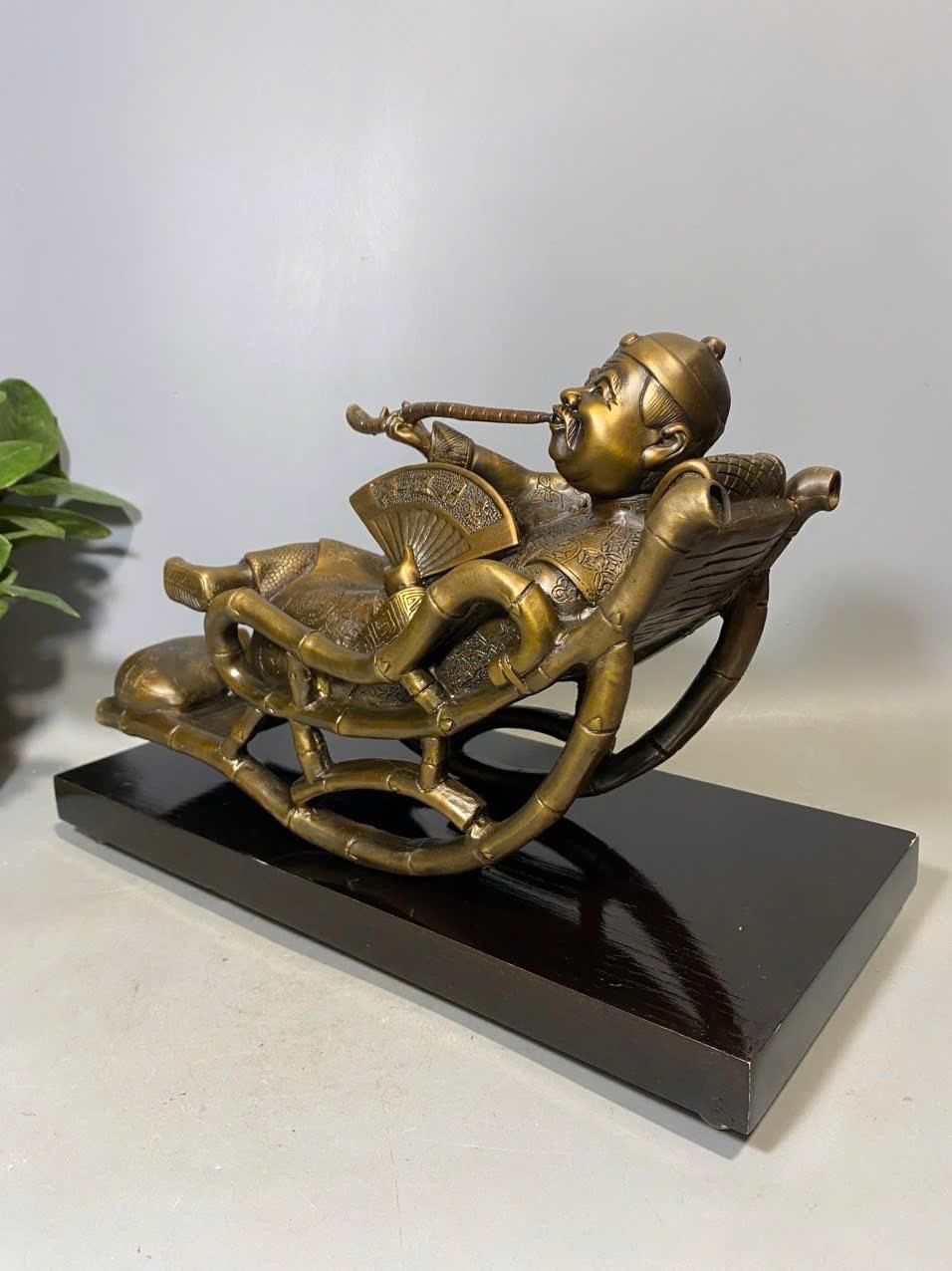 Quản gia cao 20 ngang 37 nặng 9kg