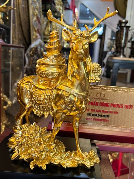 Hươu decor cõng hũ vàng bằng đồng dát vàng 24k