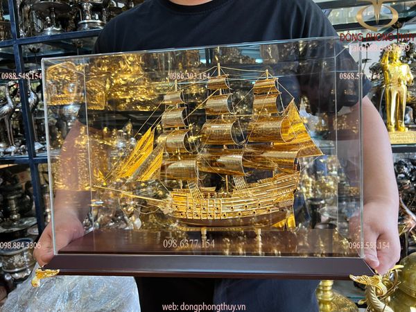 Quà tặng vip:Dài 51cm Mô hình thuyền buồm mạ vàng 24k
