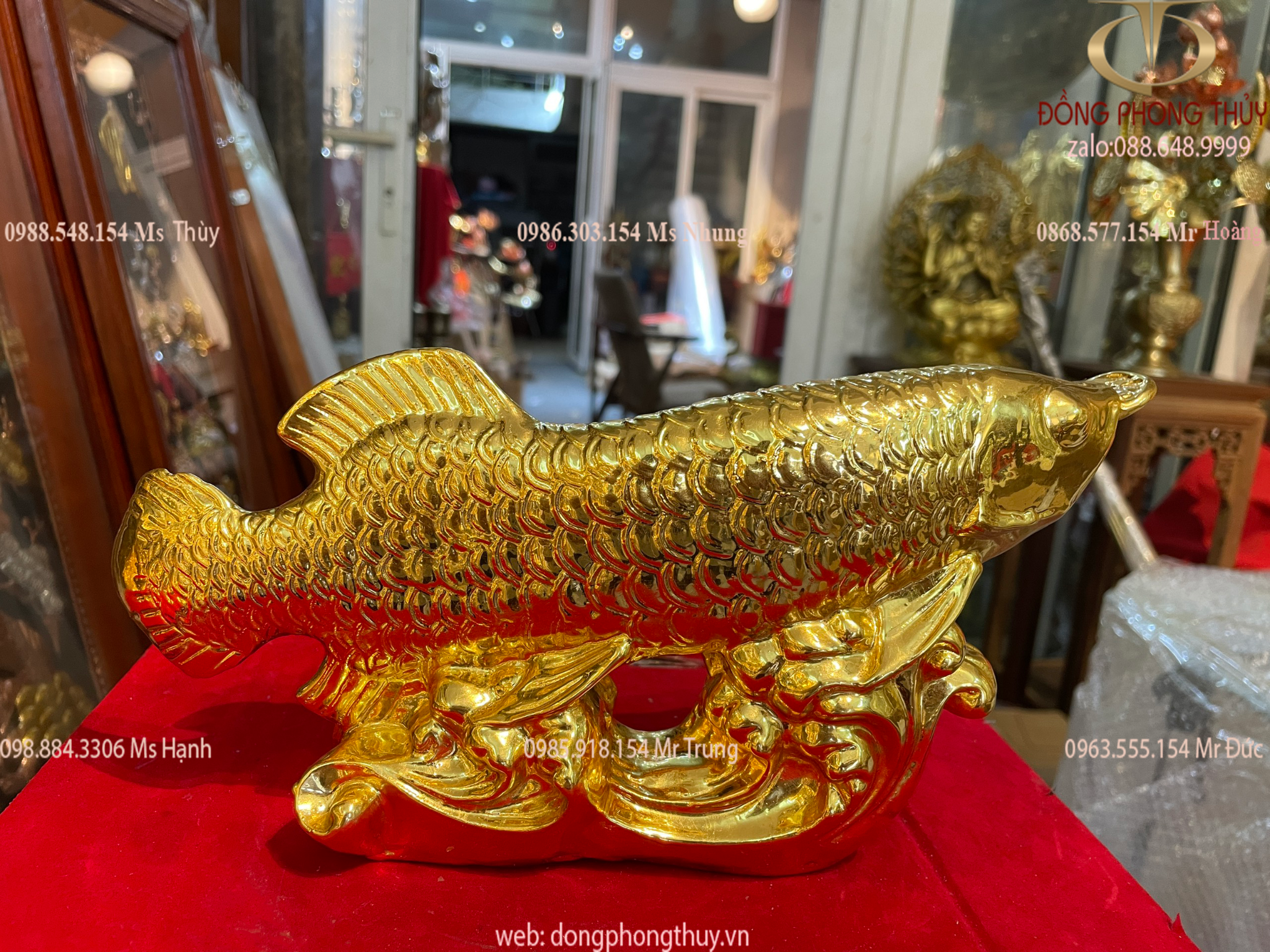 Quà tặng sếp: Tượng cá rồng bằng đồng dát vàng 24k