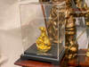 Quà tặng sếp: tượng chó bằng đồng dát vàng 24k