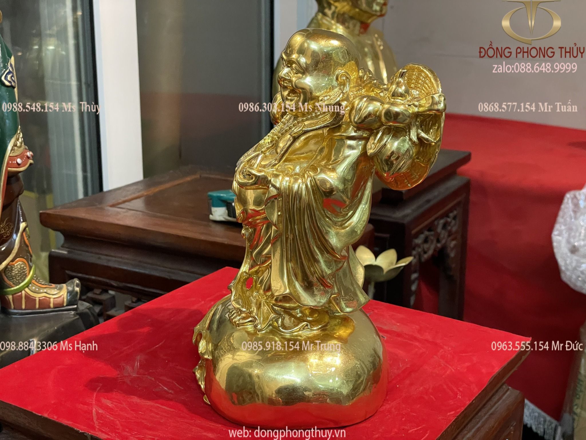 TƯỢNG DI LẶC ĐỨNG BỊ GÁNH BAO TIỀN BẰNG ĐỒNG DÁT VÀNG 24K