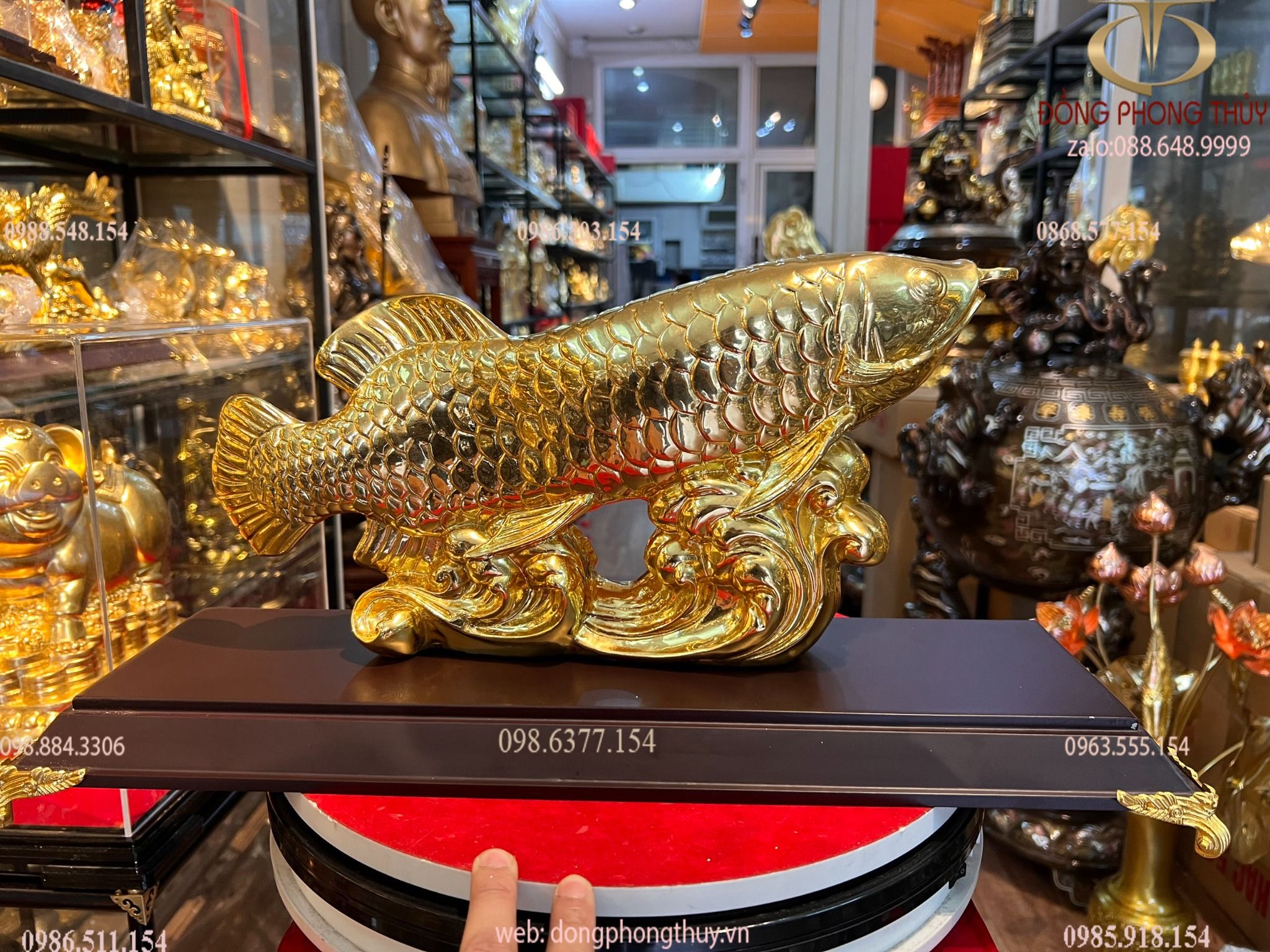 Tượng cá rồng mạ vàng 24k