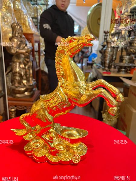 Tượng ngựa phong thủy dát vàng 24k decor