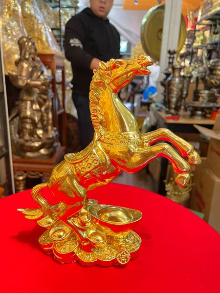 Tượng ngựa phong thủy dát vàng 24k decor