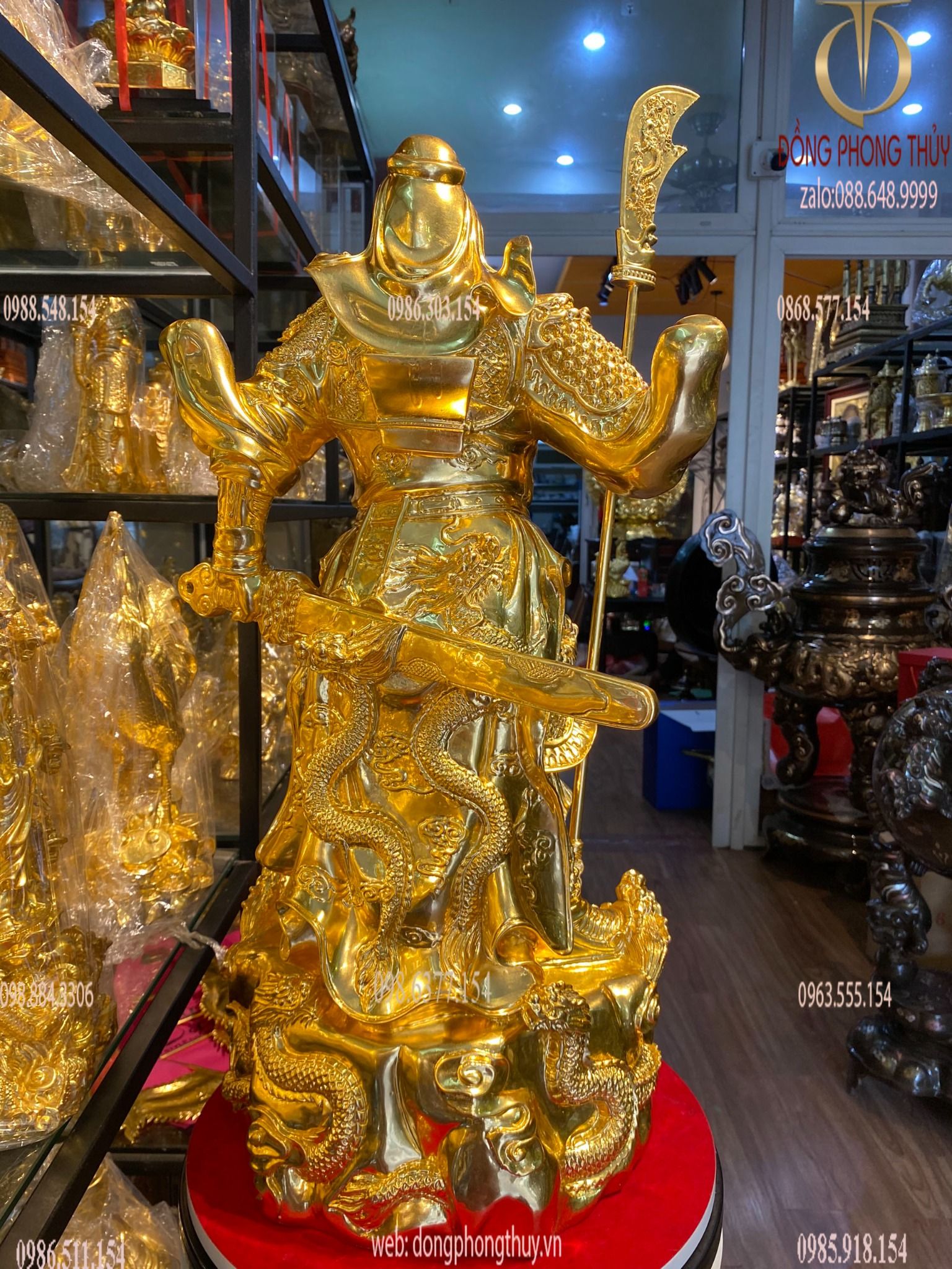 Tượng quan công ngũ cờ bằng đồng dát vàng 24k Cao 70 cả đao ngang 30 sâu 30 nặng 17.5 kg
