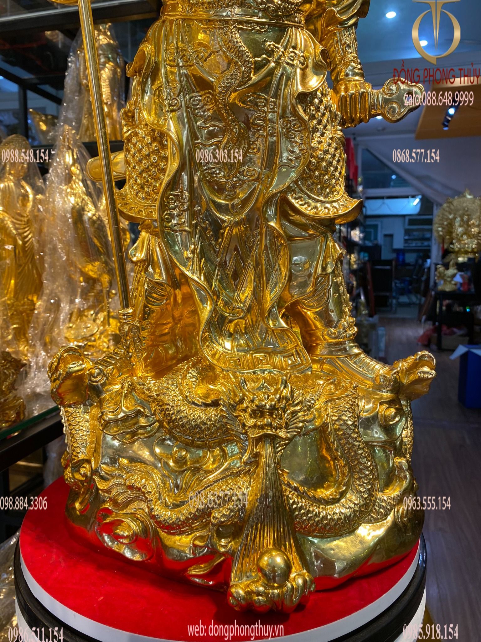 Tượng quan công ngũ cờ bằng đồng dát vàng 24k Cao 70 cả đao ngang 30 sâu 30 nặng 17.5 kg