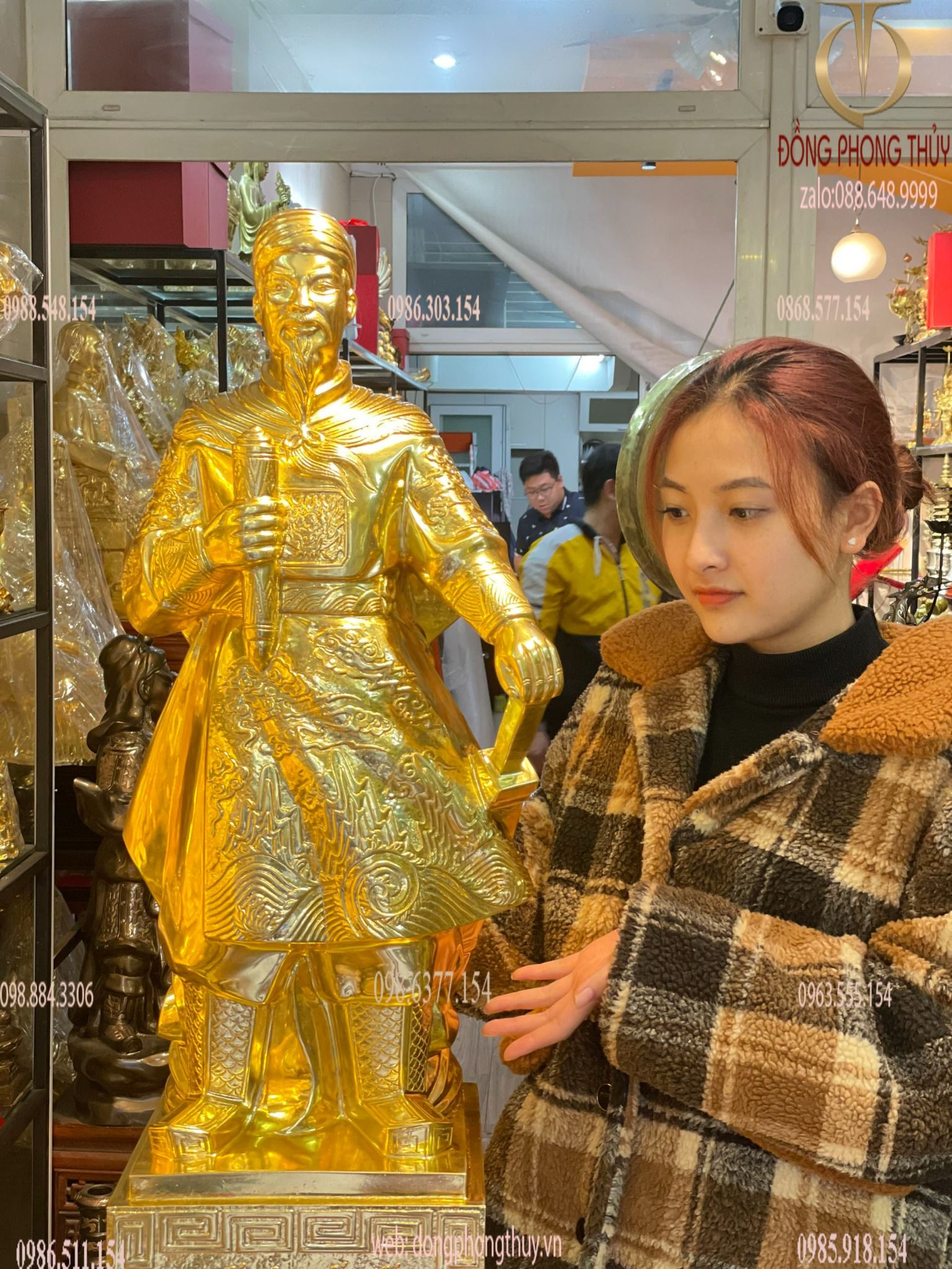 Tượng Trần Hưng Đạo cao 90cm nặng 45kg bằng đồng đỏ dát vàng 24k