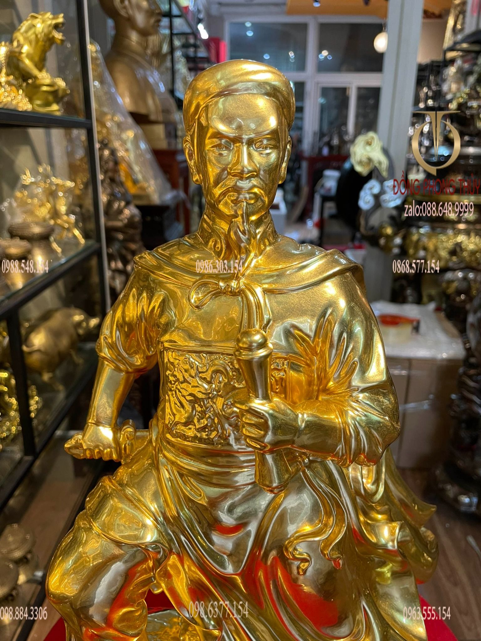 Tượng Trần Hưng Đạo dát vàng 24k 42cm để bàn
