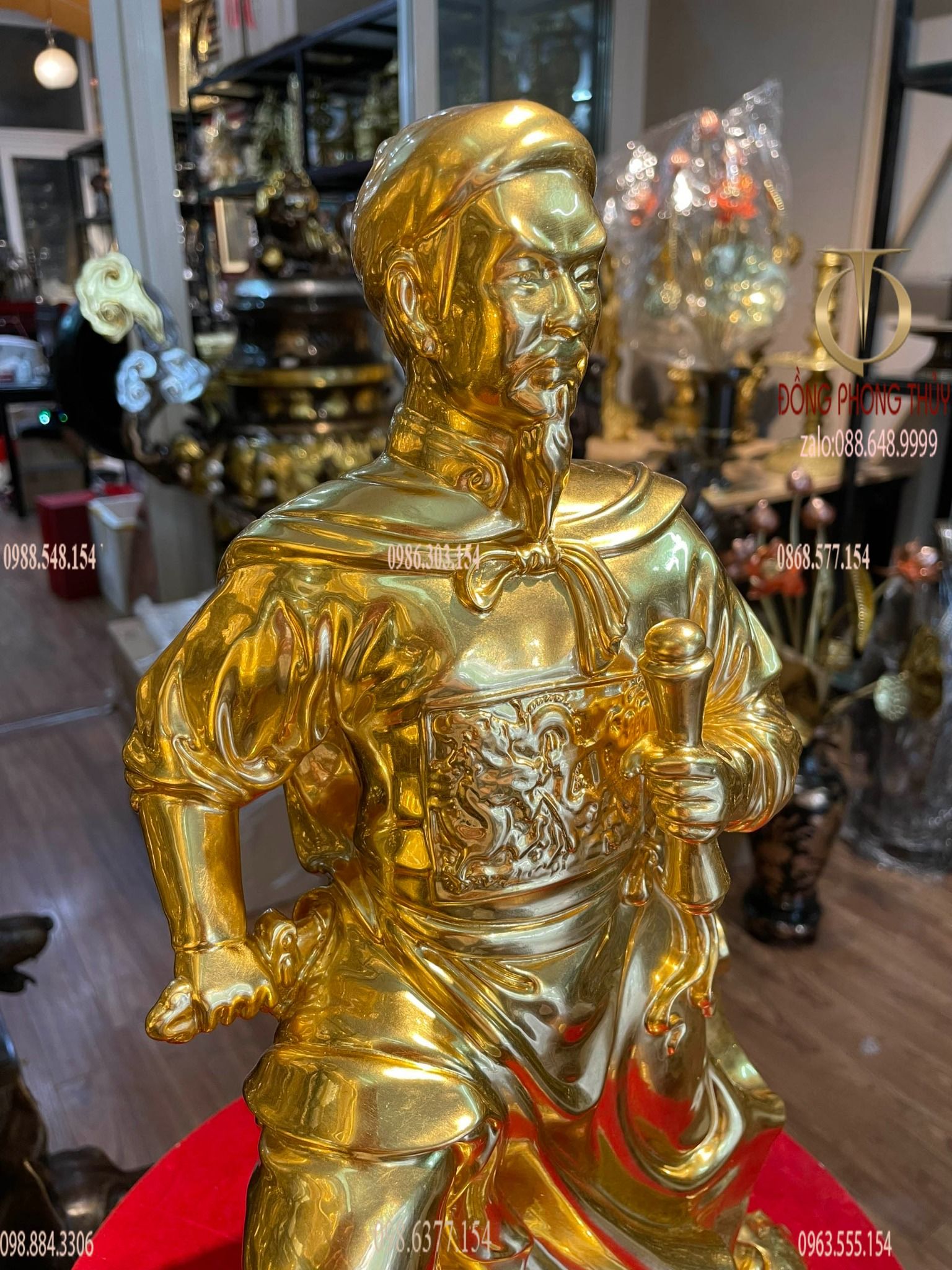 Tượng Trần Hưng Đạo dát vàng 24k 42cm để bàn