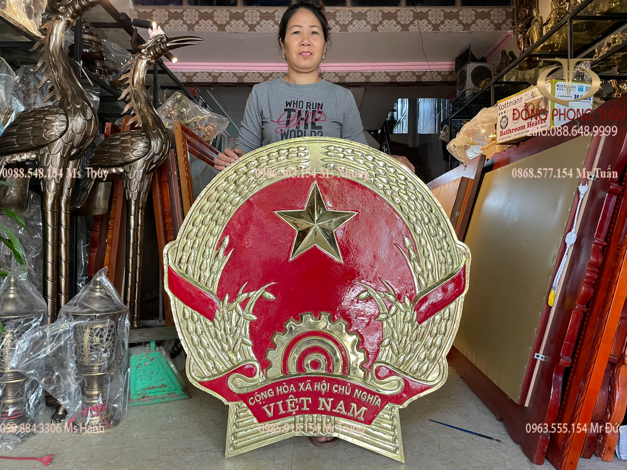 QUỐC HUY BẰNG ĐỒNG CAO 103CM NGANG 97CM NẶNG 10,5KG