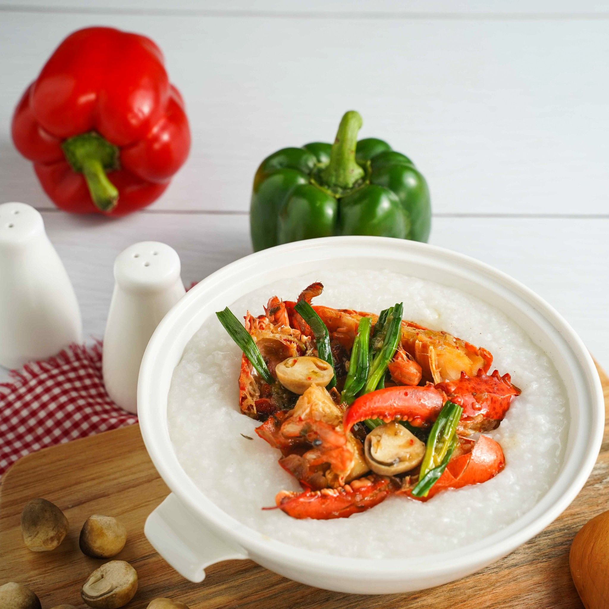 Cháo Tôm Hùm Alaska Sốt Hành Nấm Truyền Thống (Cook Lobster)