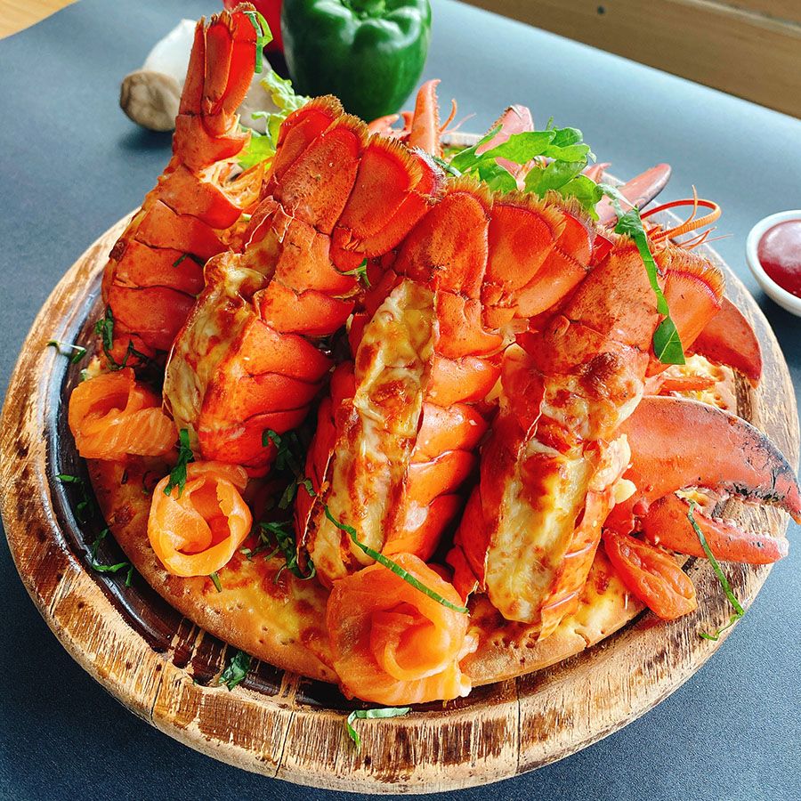 PIZZA LÂU ĐÀI TÔM HÙM ALASKA (COOK LOBSTER)