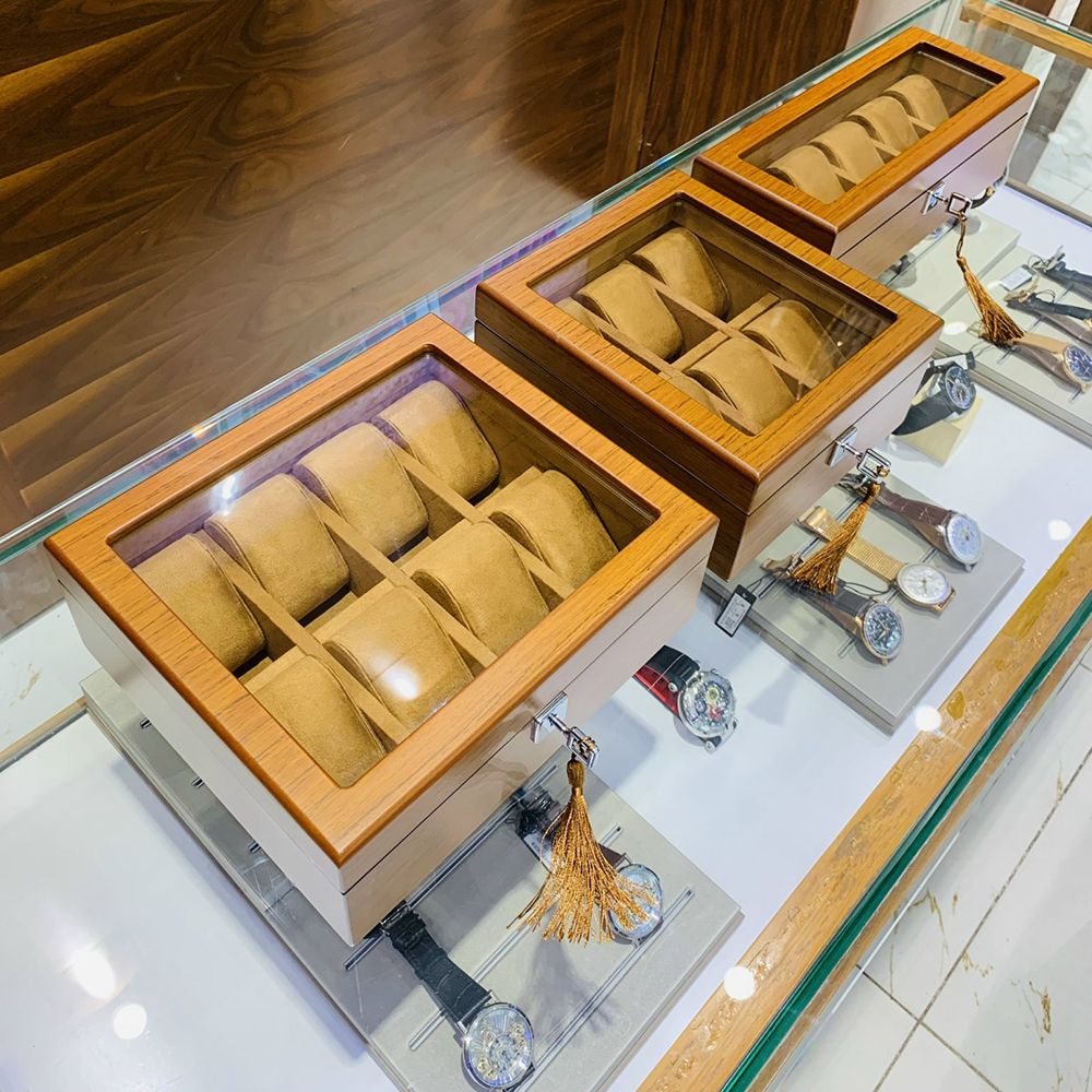 Hộp khay đựng đồng hồ bằng gỗ có nắp đậy và khóa chìa (5-6-8 ngăn)