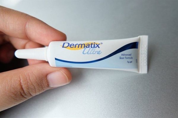 Kem Trị Sẹo Dermatix Ultra Advanced Scar Formula Gel (15g)