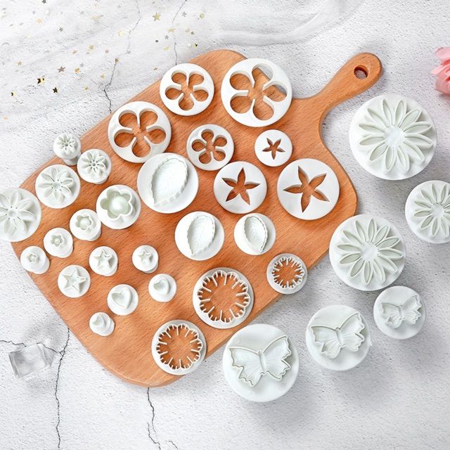 Bộ cutter tạo hình fondant 33 món