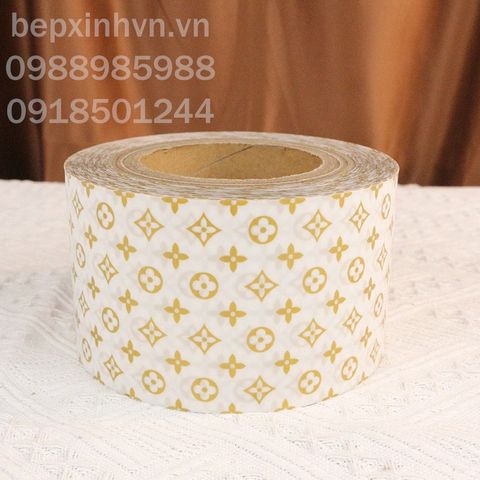 Cuộn mica cứng quấn thành bánh mousse 8cm LV vàng