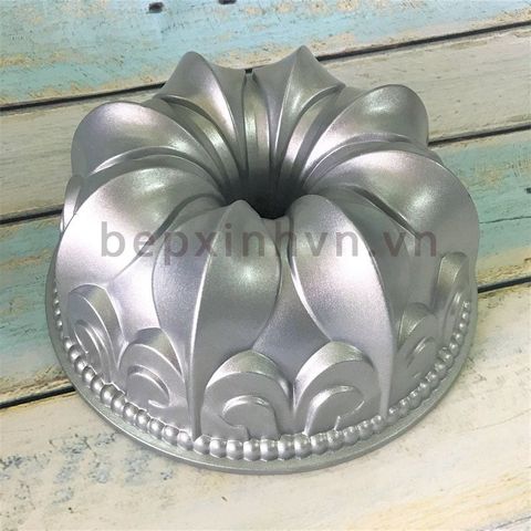 Khuôn bánh nướng Bundt hình hoa ly 9''