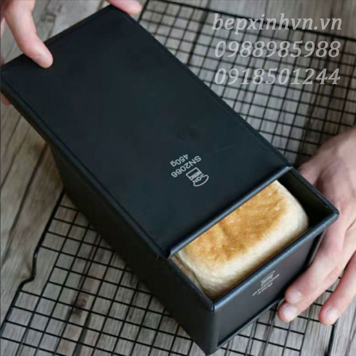 Khuôn bánh mì sandwich 450g Sanneng SN2066