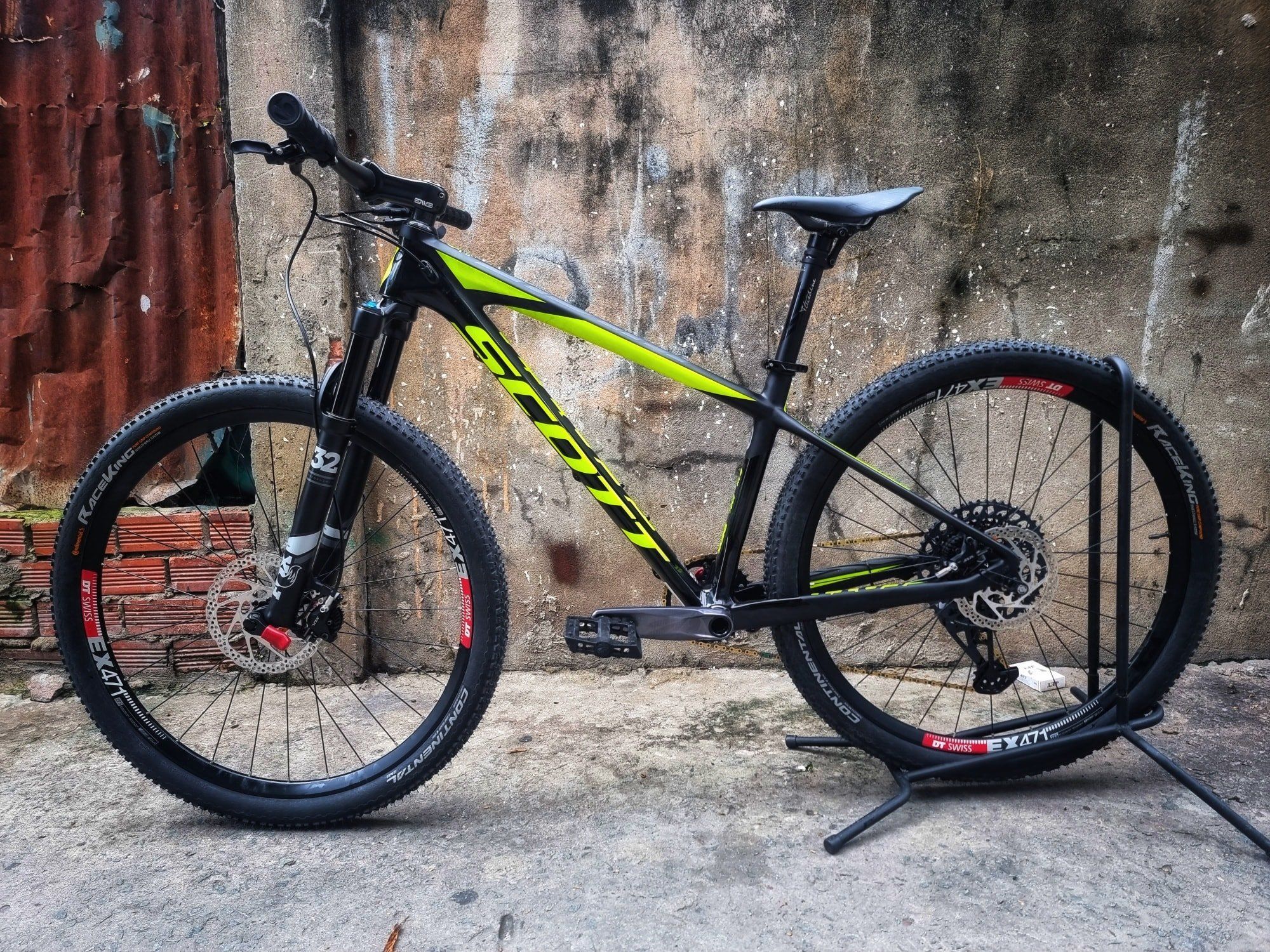 Xe đạp MTB Scott Scale 7001 group SRAM GX Lunar