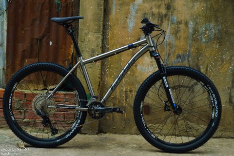  Xe đạp MTB Vans Nicholas RedWood group M5100 2x11 