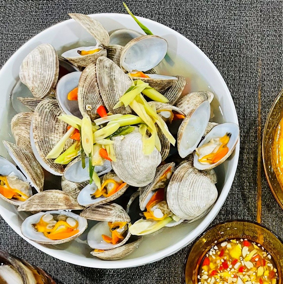 Nghêu Sần - Sống