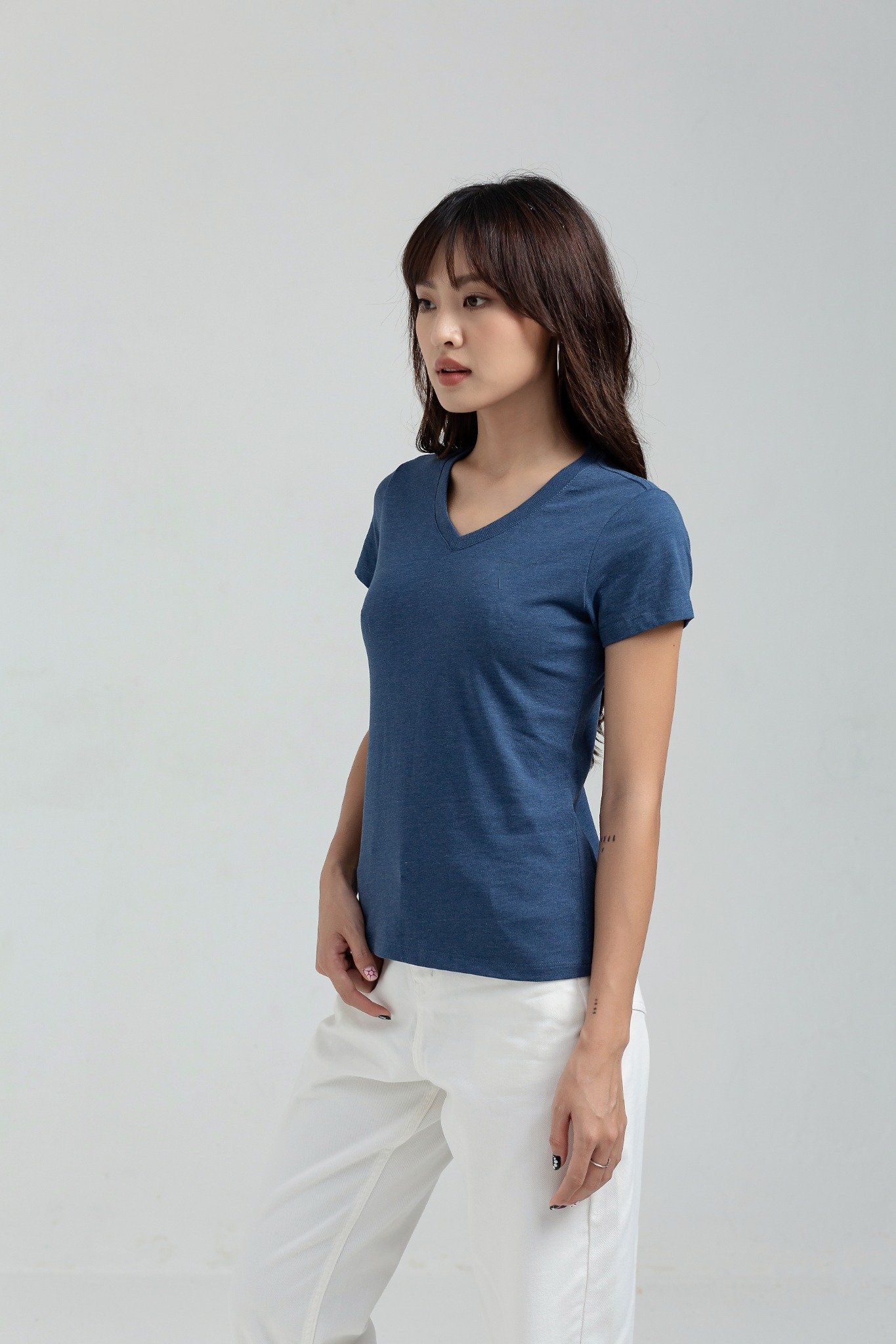 Áo thun Nữ Cổ Tim Basic In Logo X WTS 2174 -