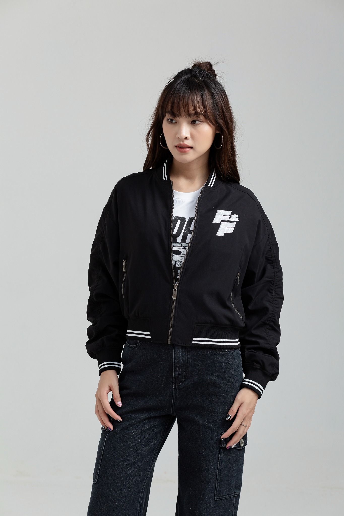 Áo Khoác Nữ Bomber Dù Bo Sọc Thêu Logo FF WOP 2027 -