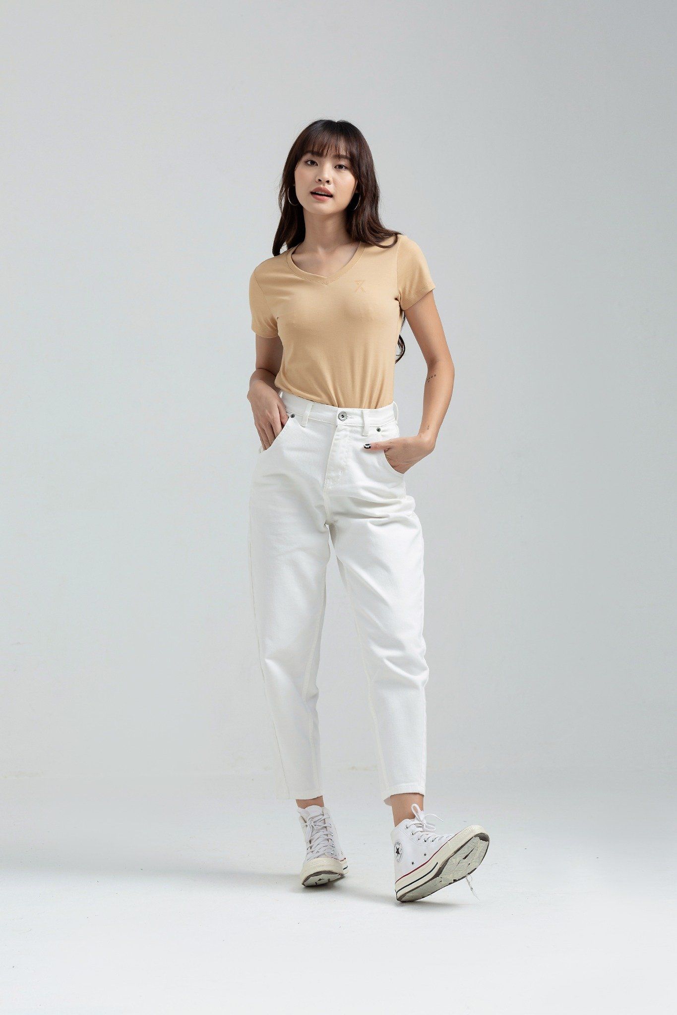 Áo thun Nữ Cổ Tim Basic In Logo X WTS 2174 -