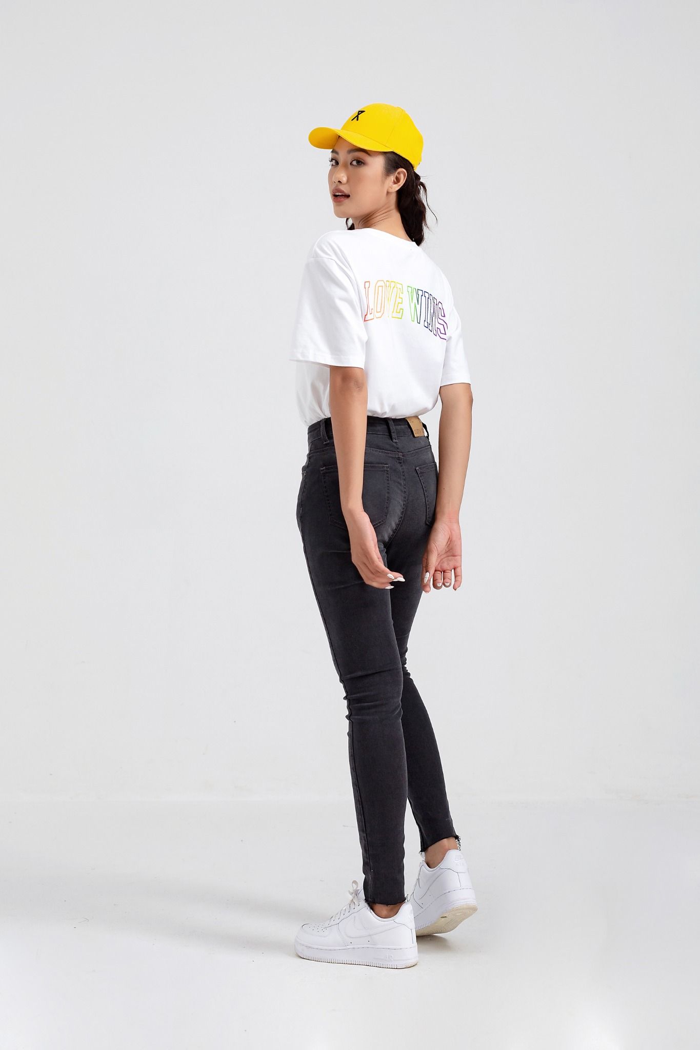 Áo Thun Unisex LOVE WINS MTS 1150 -