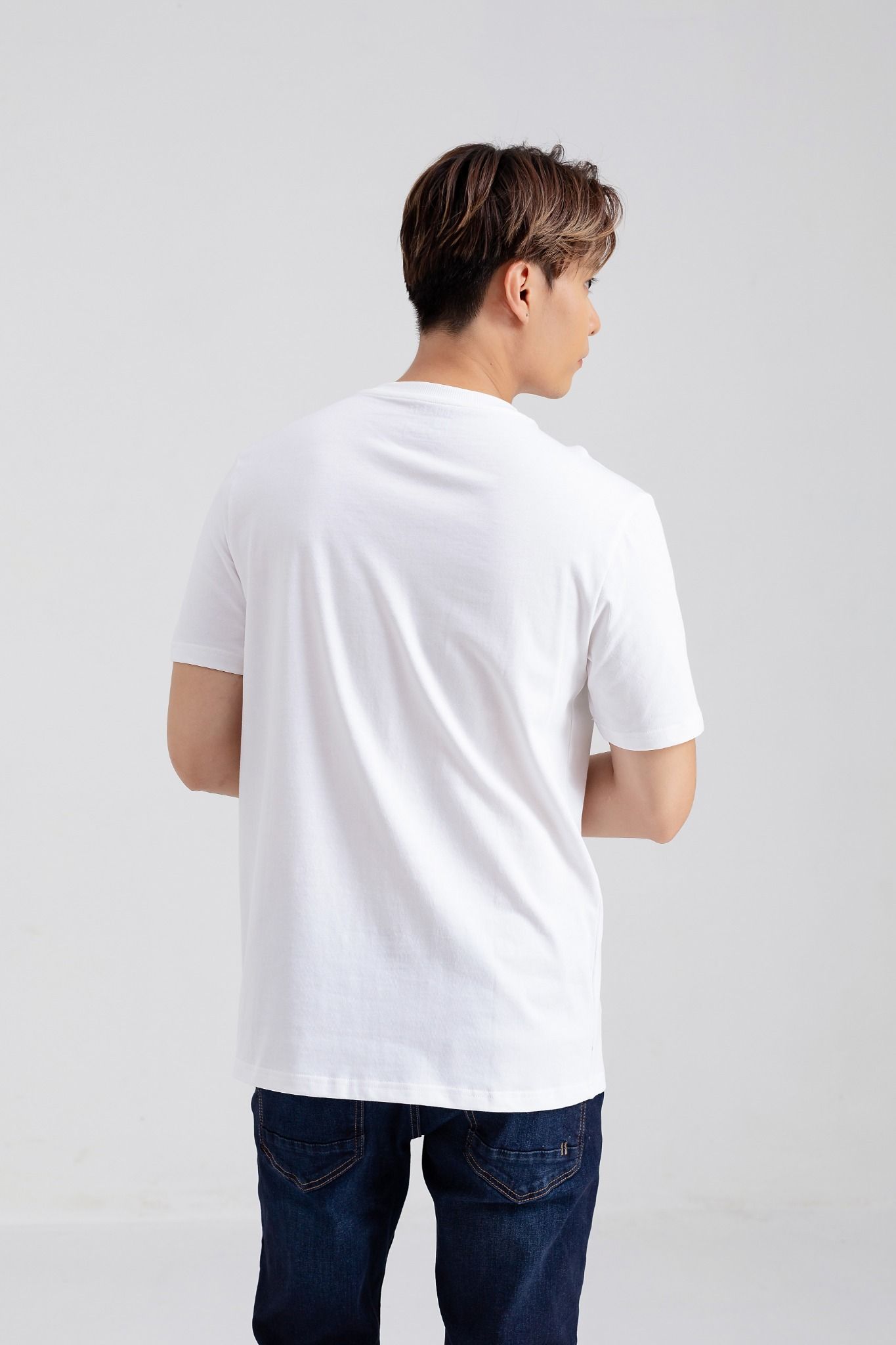 Áo Thun Nam Regular Fit In Typo Slogan Graphic Chill MTS 1160 -
