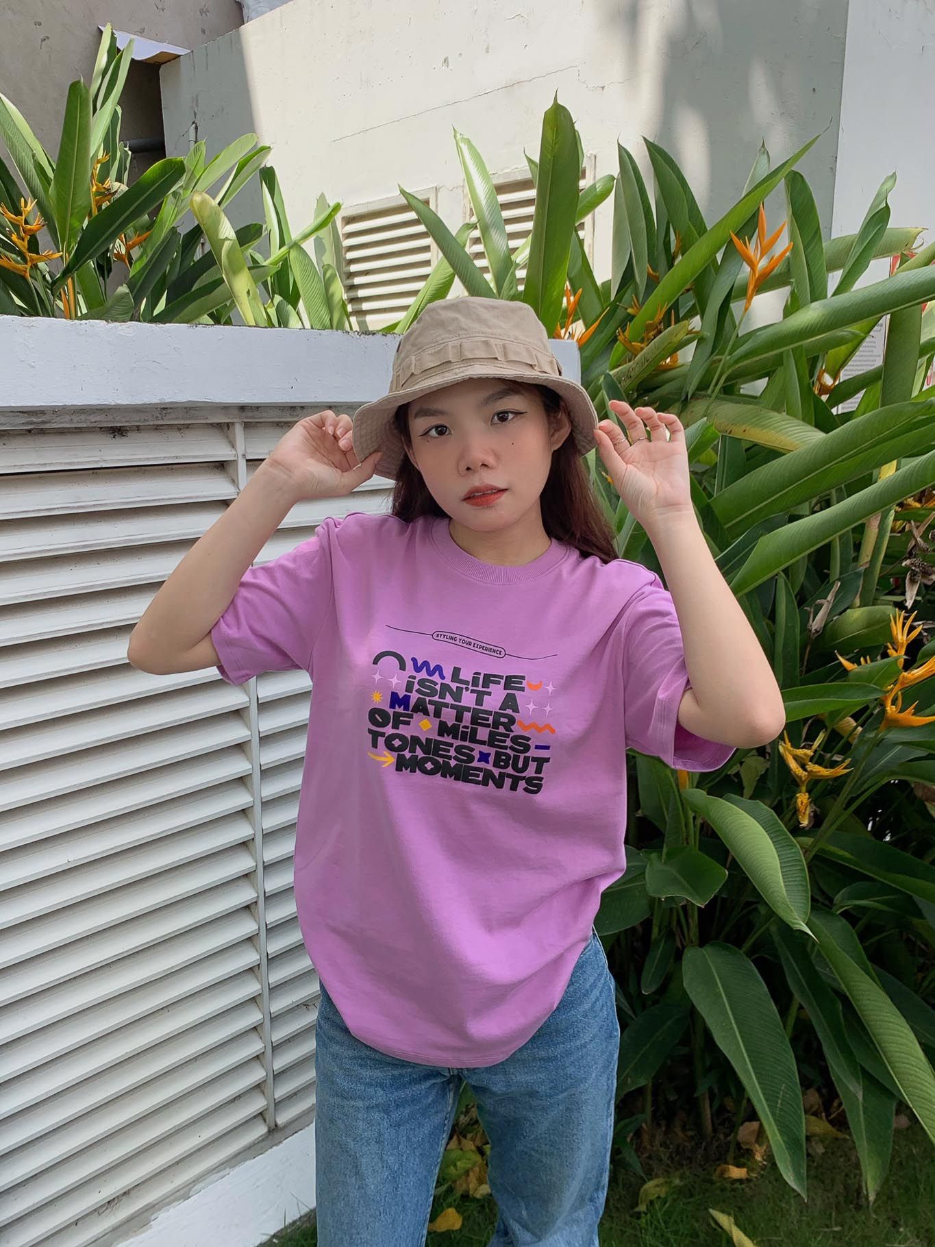 Áo Thun Nữ Relax Fit In Nổi Typo WTS 2207 - mix