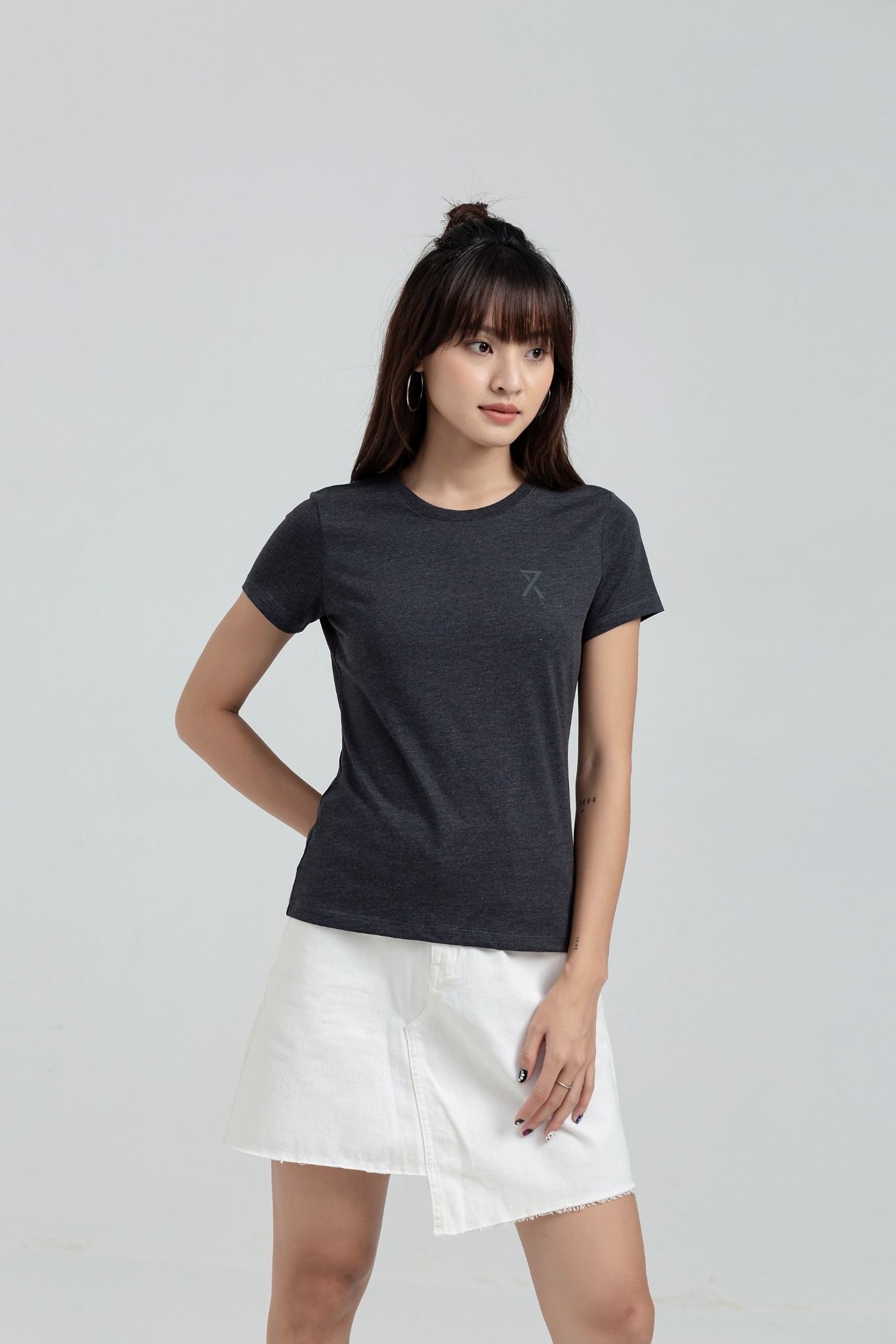 Áo Thun Slim Fit Cổ Tròn In Logo X WTS 2175 -