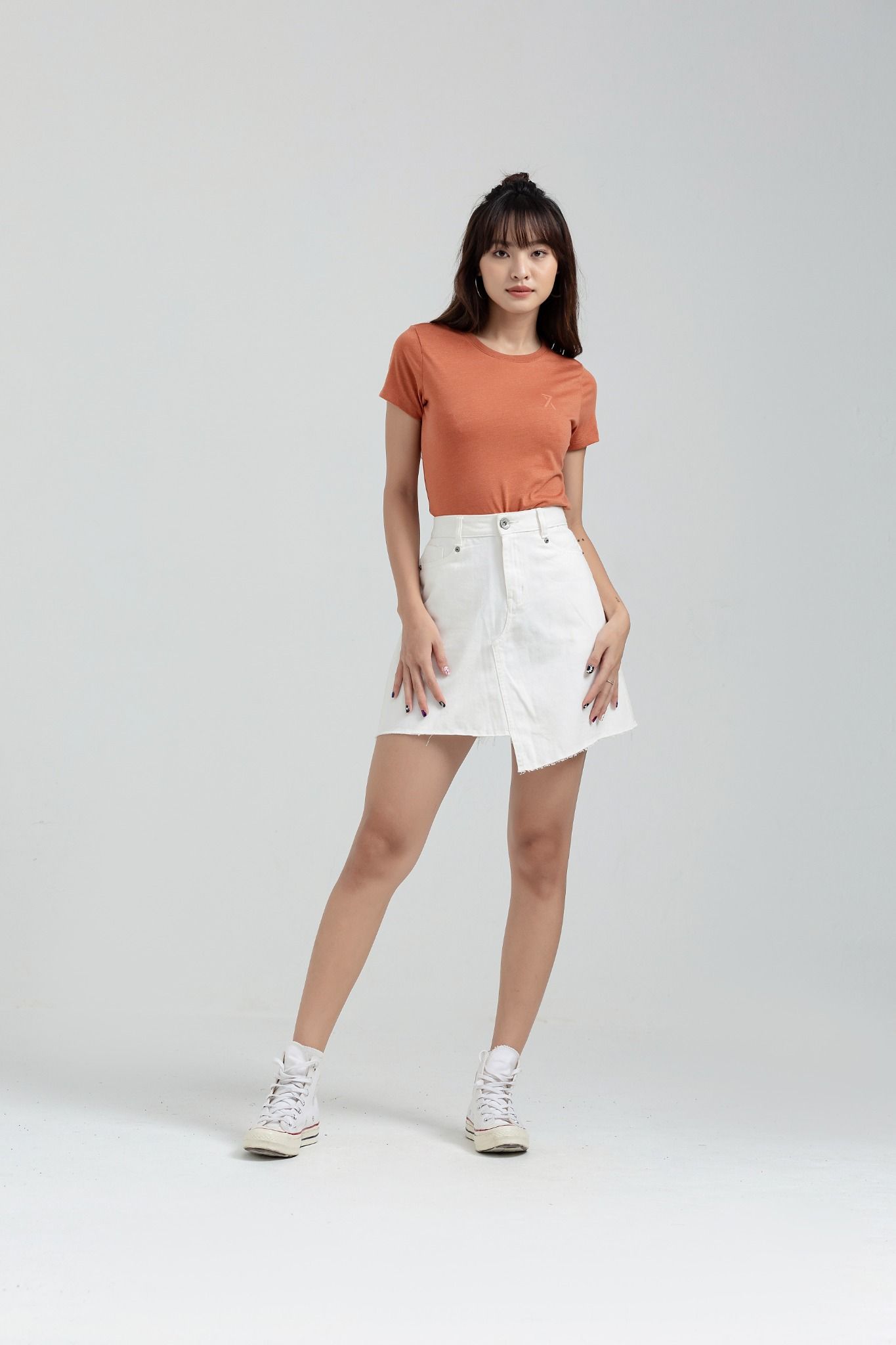 Áo Thun Slim Fit Cổ Tròn In Logo X WTS 2175 -
