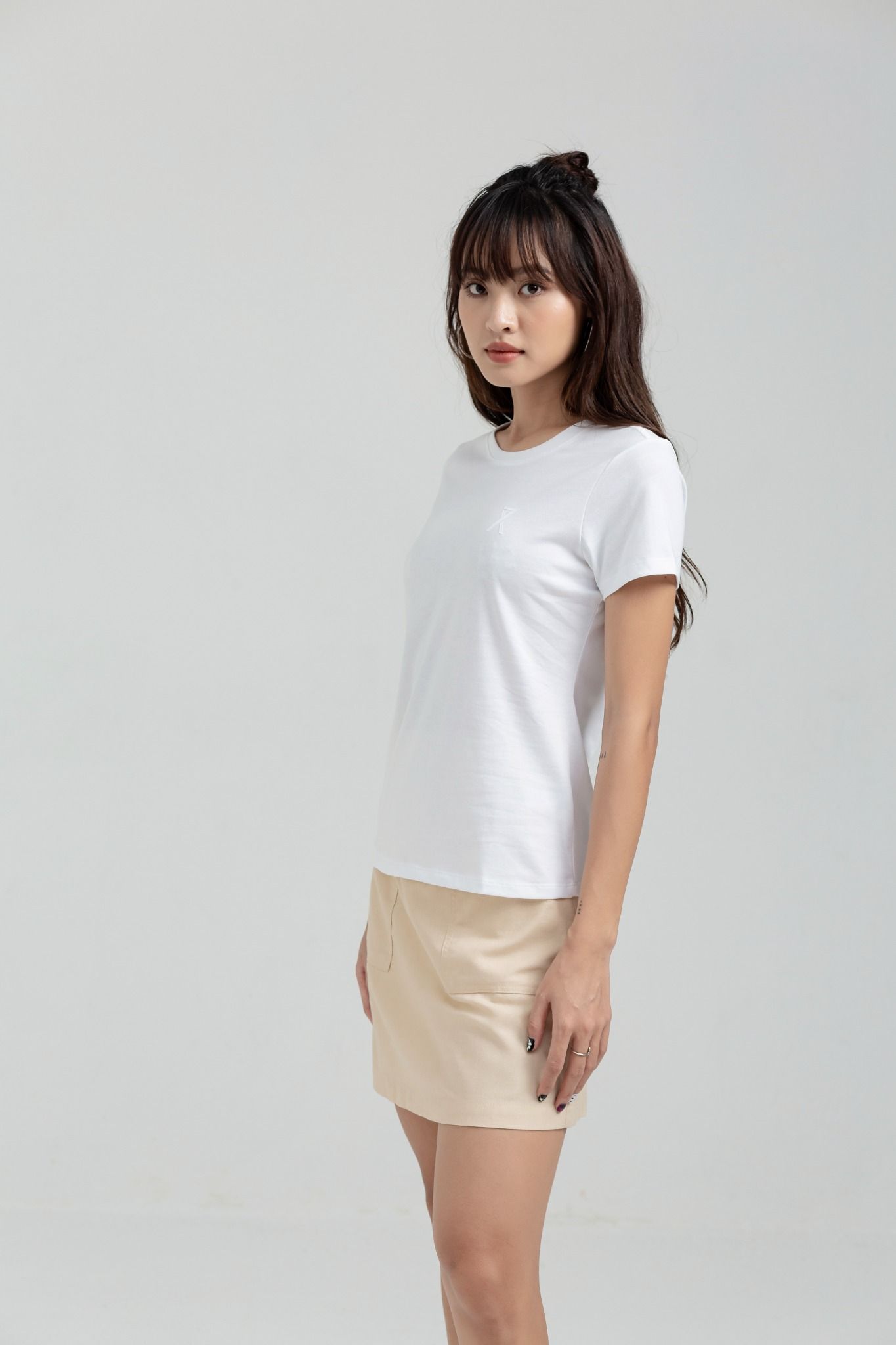 Áo Thun Slim Fit Cổ Tròn In Logo X WTS 2175 -