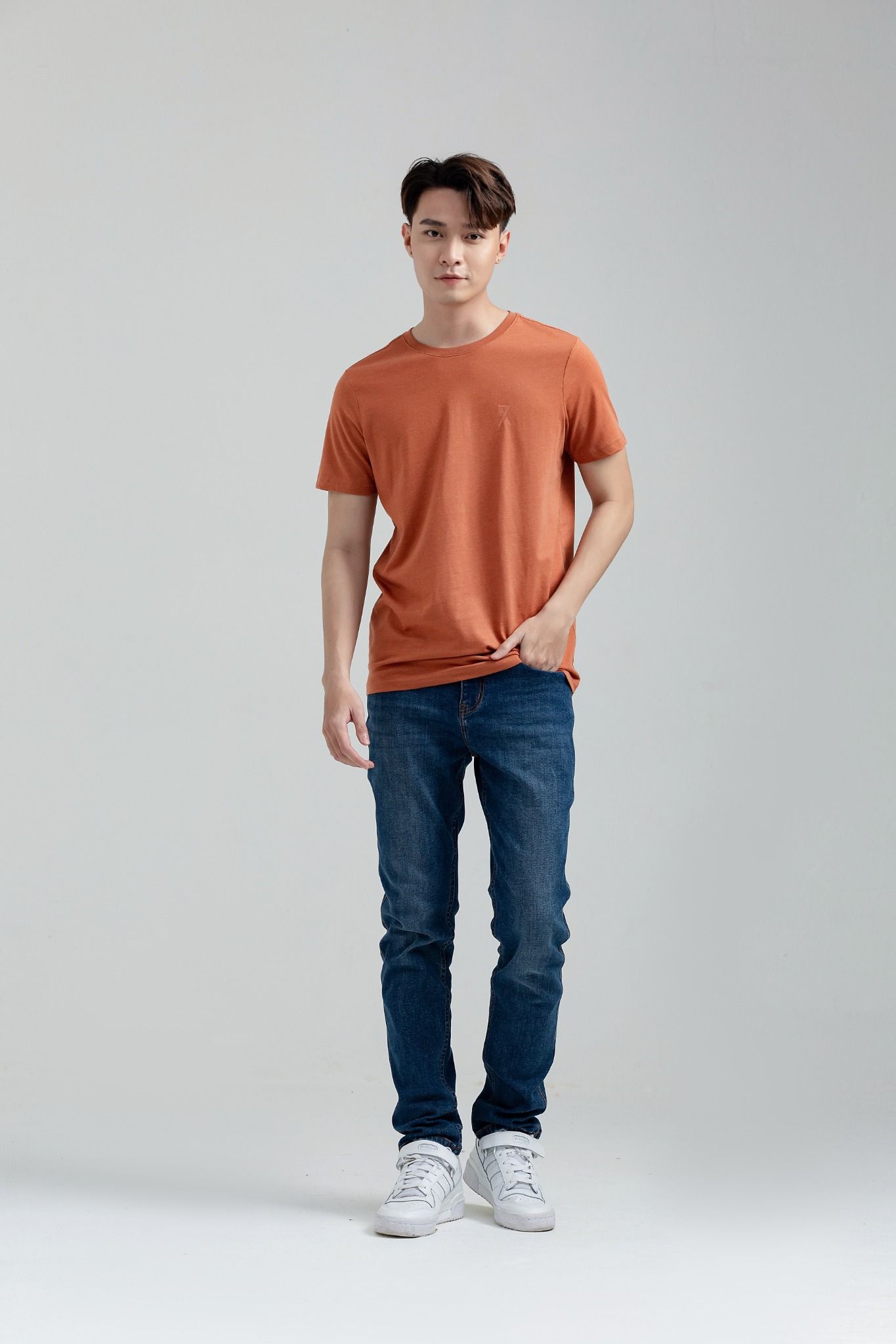 Áo Thun Slim Fit Cổ Tròn In Logo X MTS 1168 -